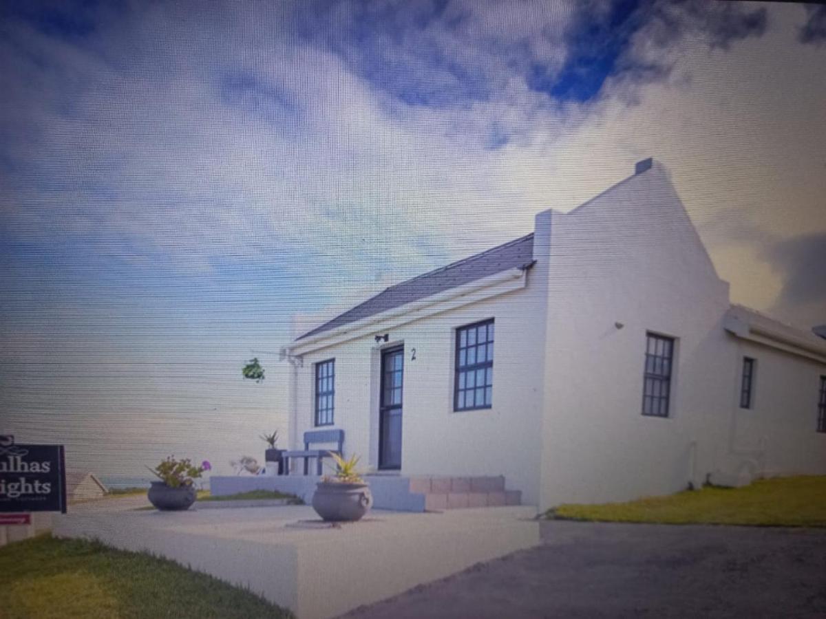 Agulhas Heights Self-Catering Cottages Extérieur photo