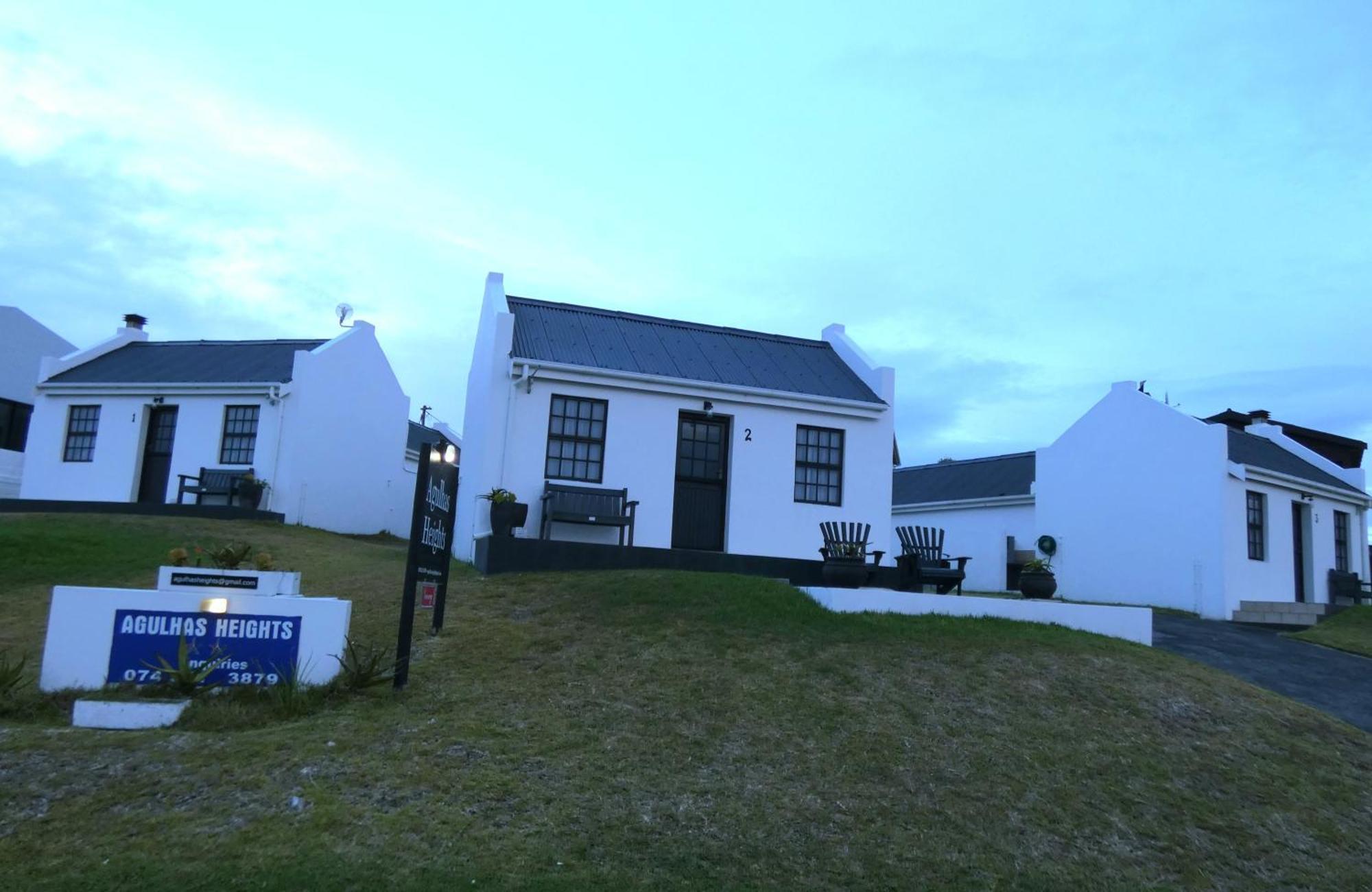 Agulhas Heights Self-Catering Cottages Extérieur photo