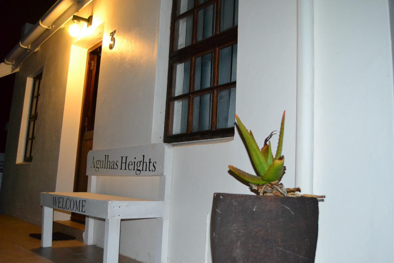 Agulhas Heights Self-Catering Cottages Extérieur photo